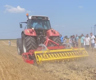Opština Sečanj sufinansira nabavku mašina za dopunsku obradu zemljišta