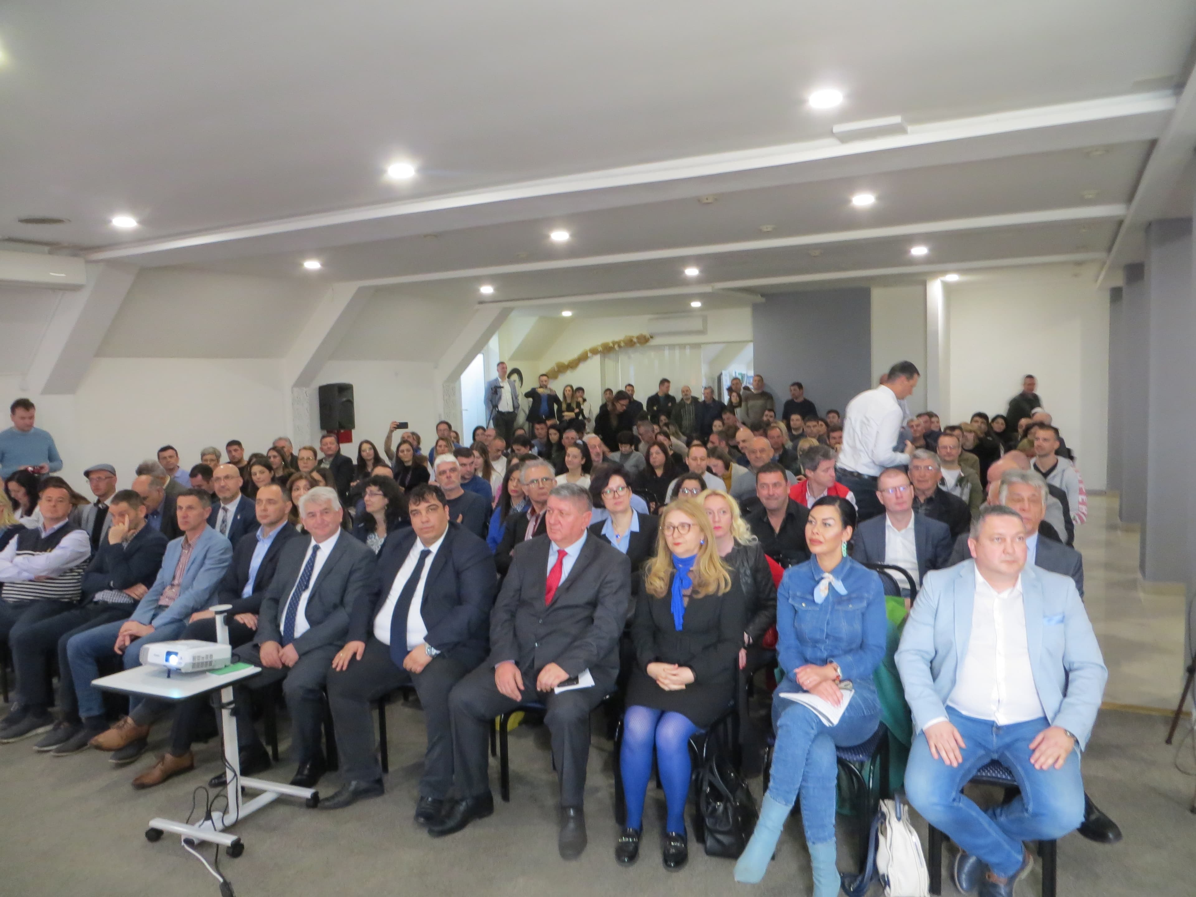 U Rekovcu održano drugo savetovanje agrobiznis sektora jagodastog voća