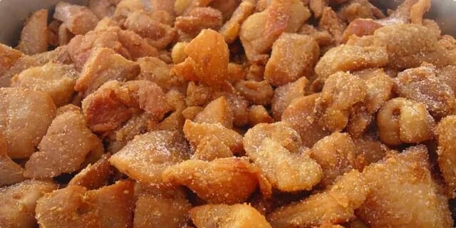 Ceca Sremica i čvarci u čokoladi