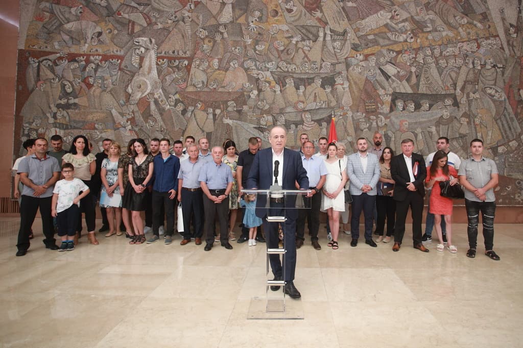 Potpisani ugovori s novim vlasnicima 14 kuća na selu