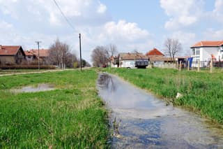 NAKNADA ZA ODVODNJAVANJE I PRETHODNA DUGOVANJA