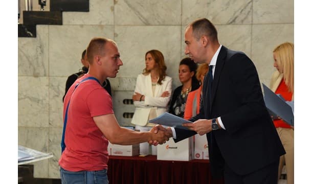 Uručeni ugovori za unapređenje poljoprivrede vredni 125.000.000 dinara