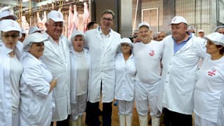 PREDSEDNIK VUČIĆ POSETIO FABRIKU ZA PRERADU MESA "SREM ŠID"